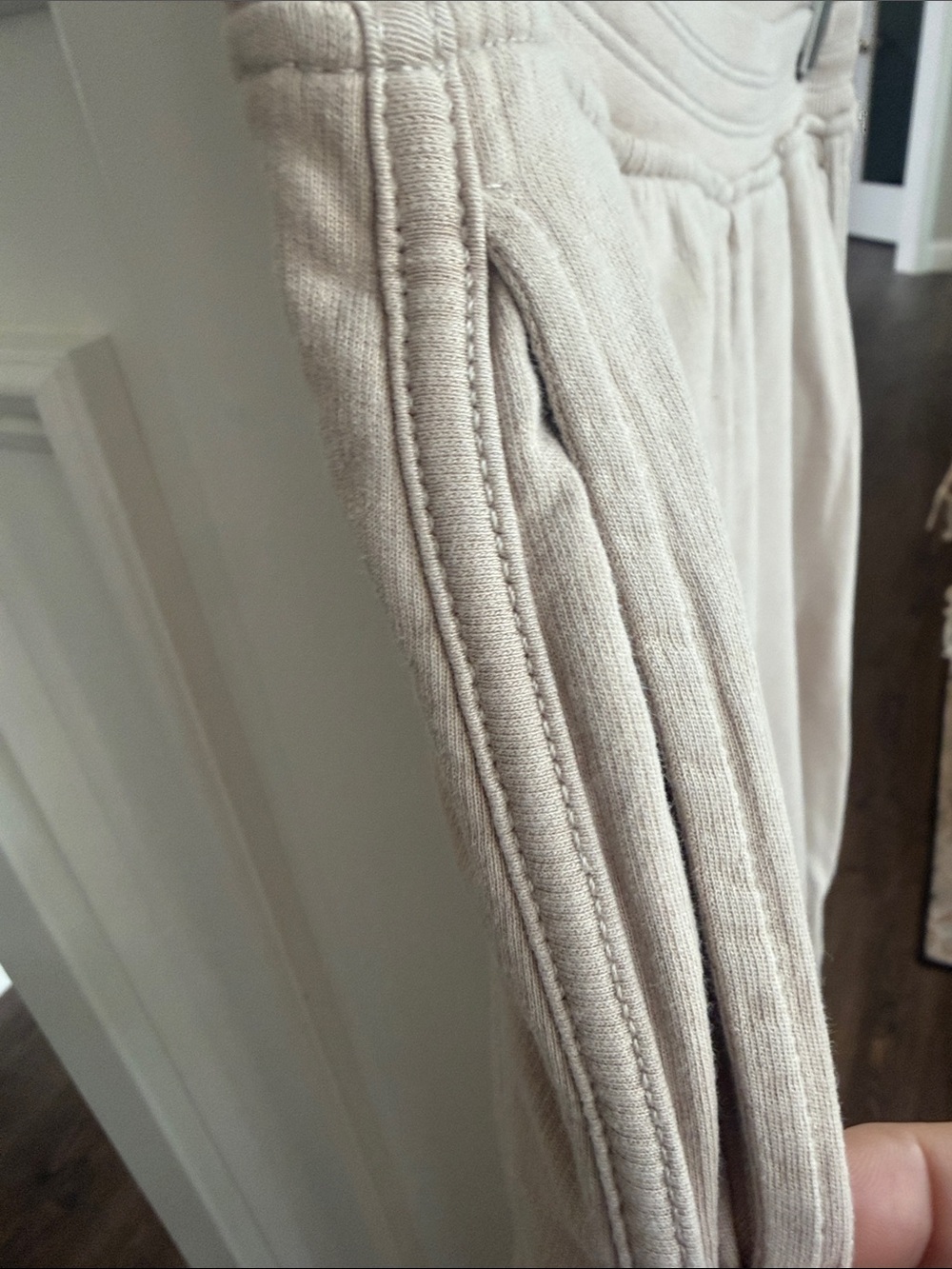 Aerie sunwashed desert jogger sweatpants
XS - Picture 3 of 6